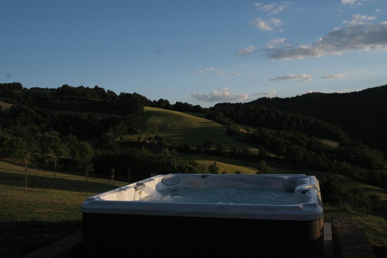 Casa Vacanze Colonnata Gubbio Bagian luar foto