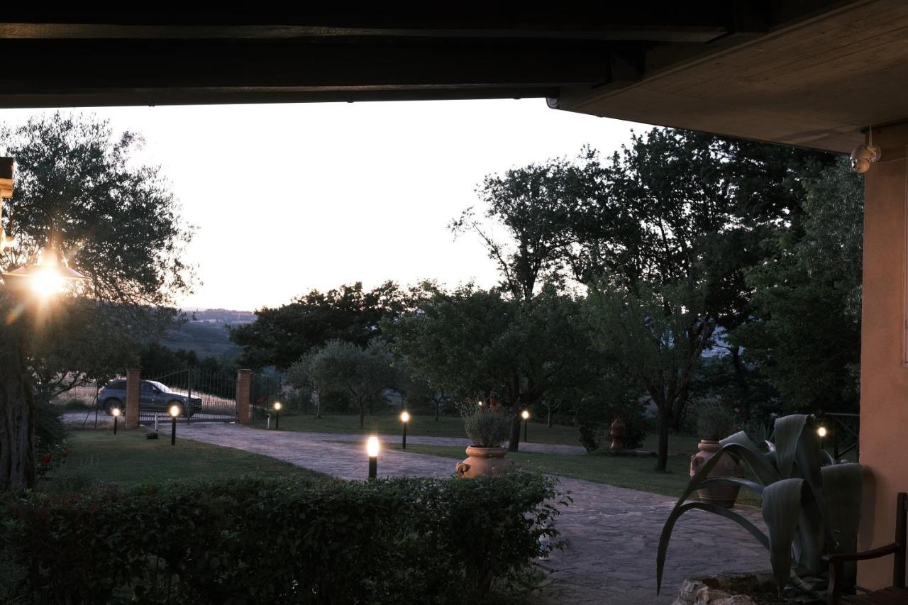 Casa Vacanze Colonnata Gubbio Bagian luar foto