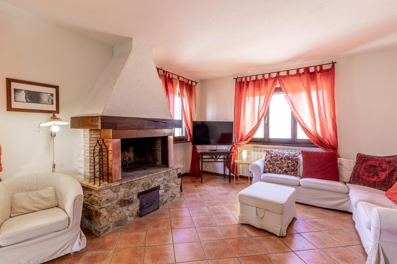 Casa Vacanze Colonnata Gubbio Bagian luar foto