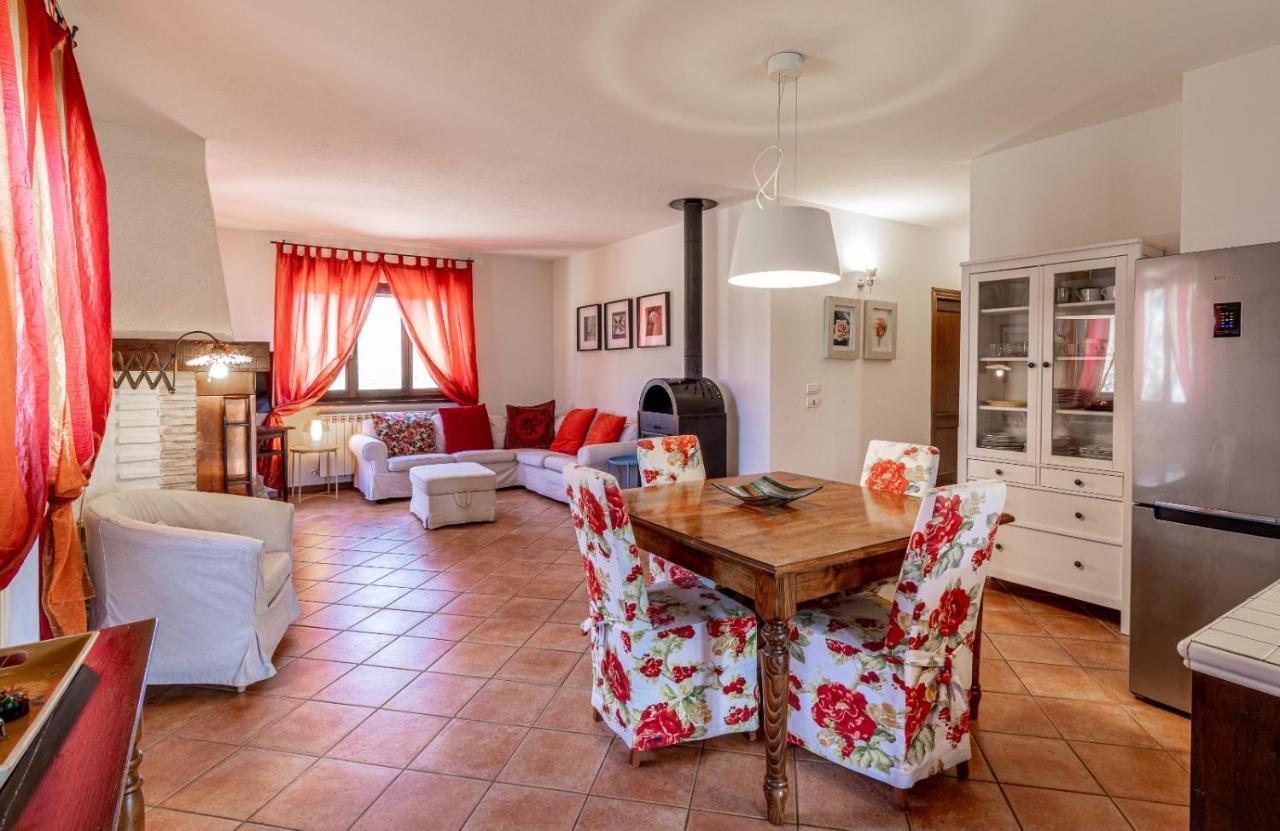 Casa Vacanze Colonnata Gubbio Bagian luar foto